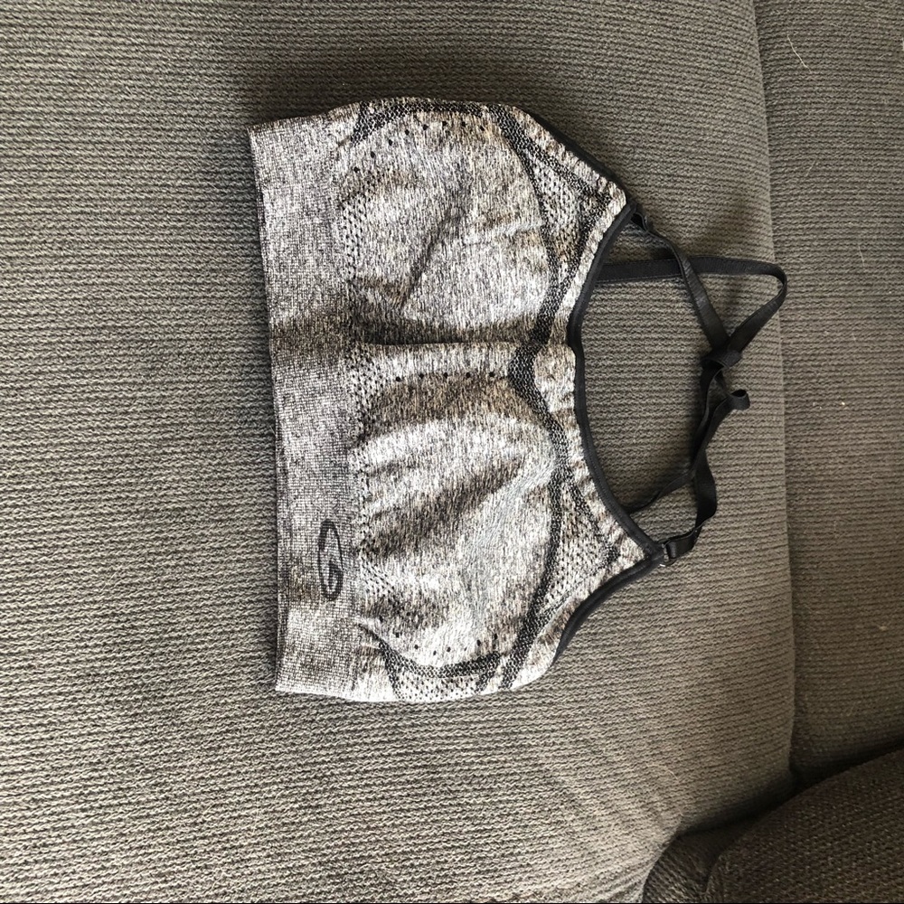 Women’s small sports bra